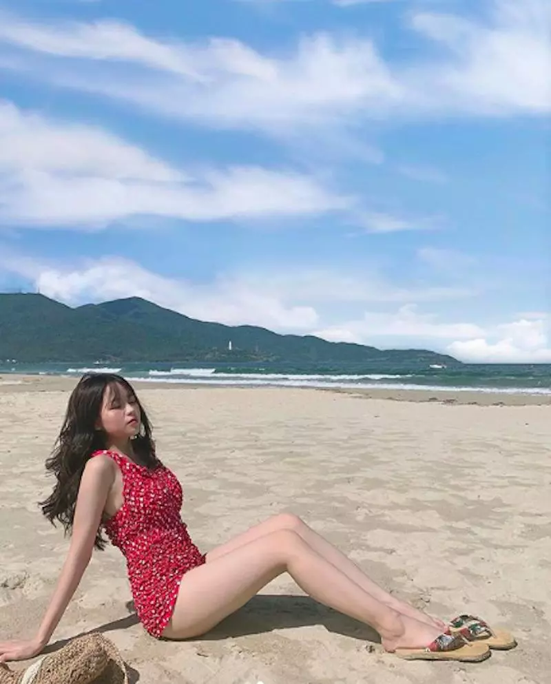 越南嫩妹「Thuỷ Thanh Nguyễn」白皙水靈像娃娃,微肉感好像鄰家小妹妹!