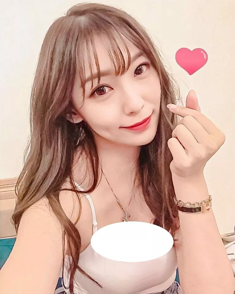 躲在倉庫的OL!酒窩正妹「薇娜 Verna」