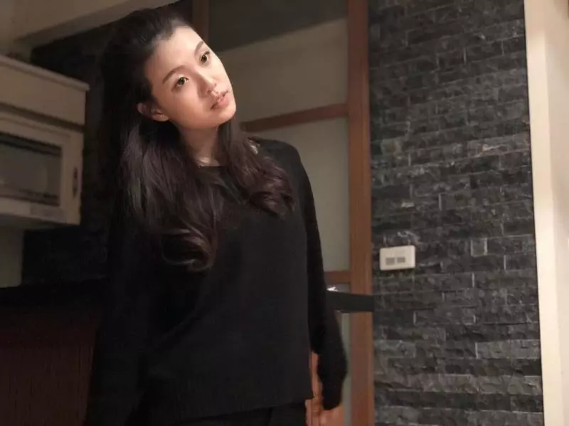 超有才腹語美少女!「奕璇E.T」渾圓大眼甜笑很迷人!