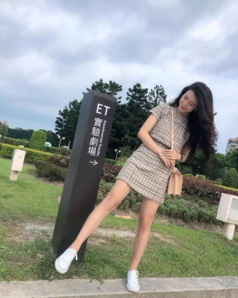 超有才腹語美少女!「奕璇E.T」渾圓大眼甜笑很迷人!