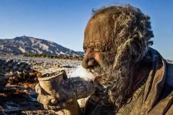 盤點5個最奇葩的金氏世界紀錄,60年都不洗澡的男子 | 大驚小怪