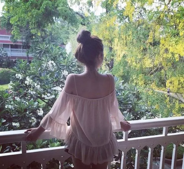 女子偷偷給生病的前夫兩萬,回家後找不到老公身影,卻發現張紙條