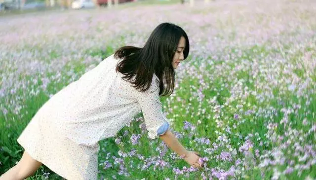 我出嫁我媽陪嫁一套房,婆婆逢人就夸兒子有本事,如今她不吭聲了