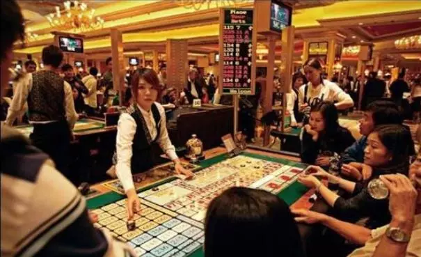 「澳門新睹王」16歲能買下一條街,只娶一妻,13兒2女家產合理分配 !