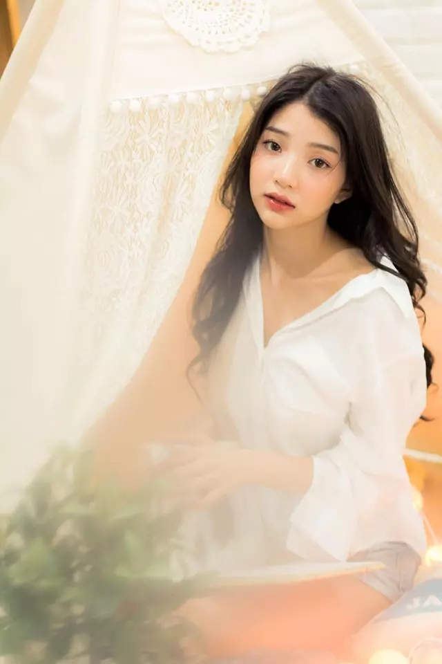 來杯泰式椰奶!泰國清純系正妹「เจ้าแก้มยืด」制服下隱藏性感美體,讓網友都被勾引!