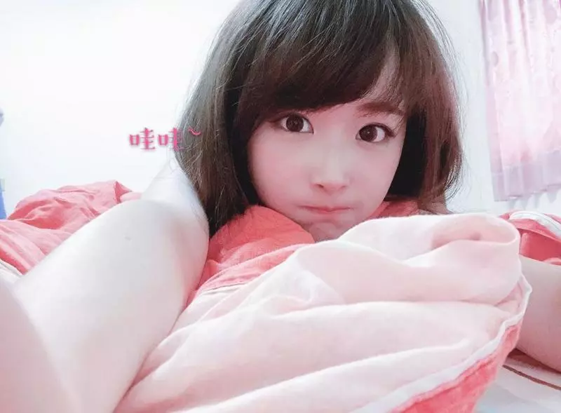 台中有位小護士長的很可愛,每天好多都是她的小粉絲在等她下班。