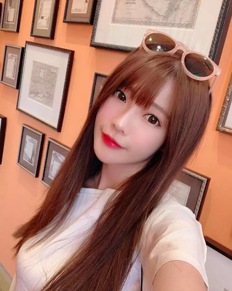 雪白美少女「簡欣汝」連吃雞都要美,看她實況就是一種享受啊!