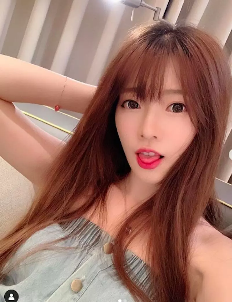 雪白美少女「簡欣汝」連吃雞都要美,看她實況就是一種享受啊!