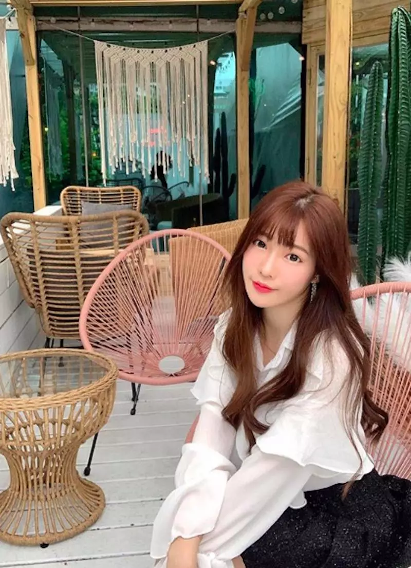 雪白美少女「簡欣汝」連吃雞都要美,看她實況就是一種享受啊!