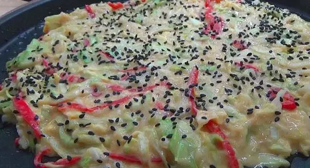 1顆高麗菜2個雞蛋,不用一滴水,筷子一攪,出鍋全家流口水,比吃肉還過癮