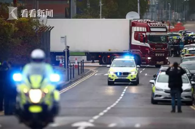 籌1萬英鎊幫老公偷渡失聯, 妻子抱兒淚崩 : 沒力氣了 !