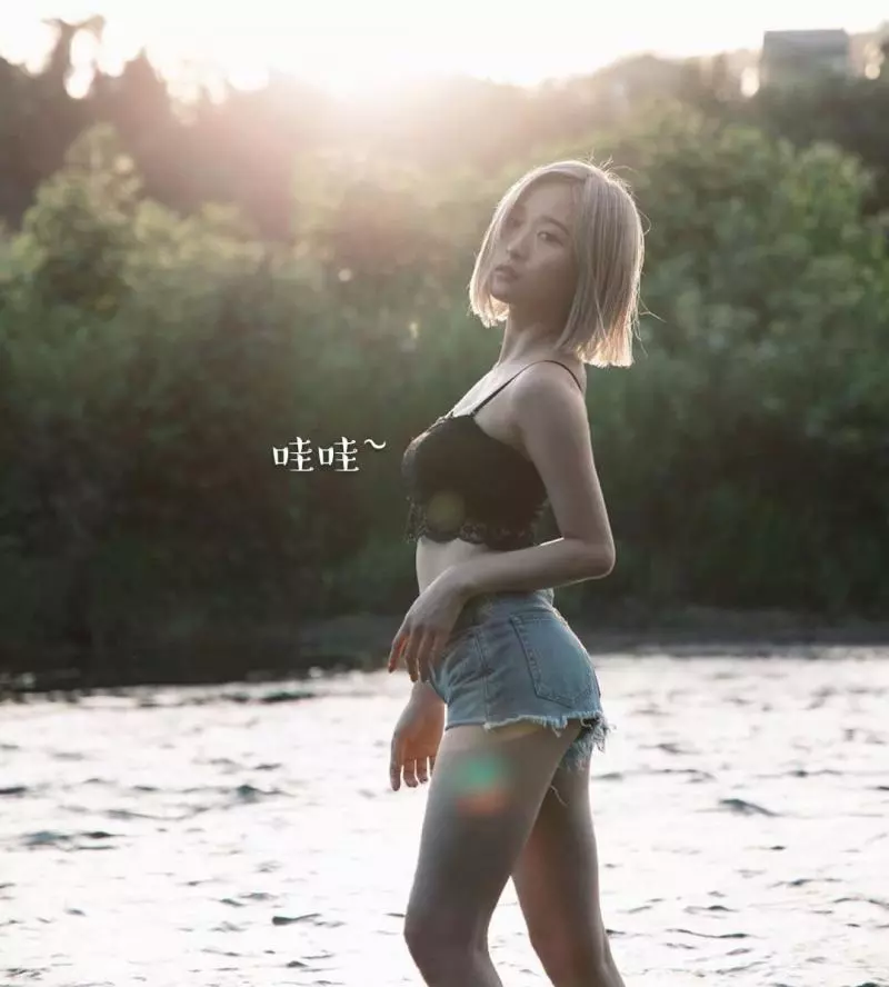 性感小野貓短發AYA 愛穿小背心 網友大喊電力好強~