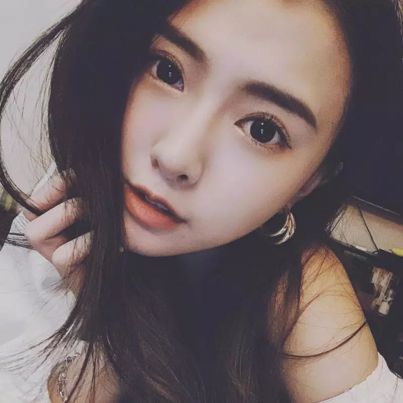 便利商店驚見「神級長腿正妹」 正面還有遮不住的好身材!