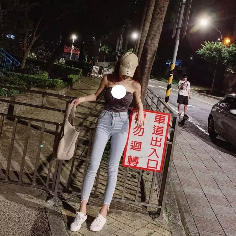 便利商店驚見「神級長腿正妹」 正面還有遮不住的好身材!