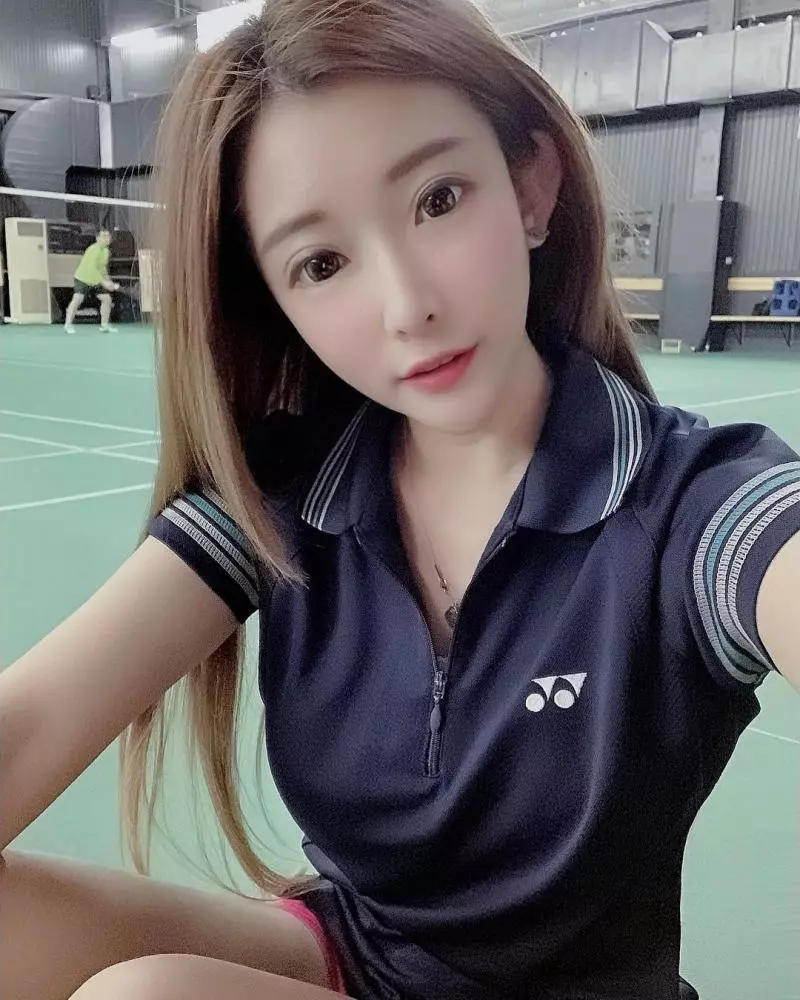 清新運動馬尾妹「Rebeca小花」路跑造型超性感,姣好身材好火辣!