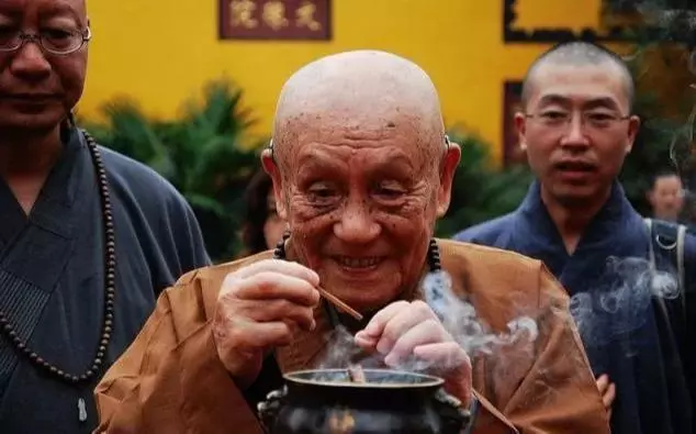 無名老僧的忠告:人在低谷時,做好這三件事,馬上就會轉運