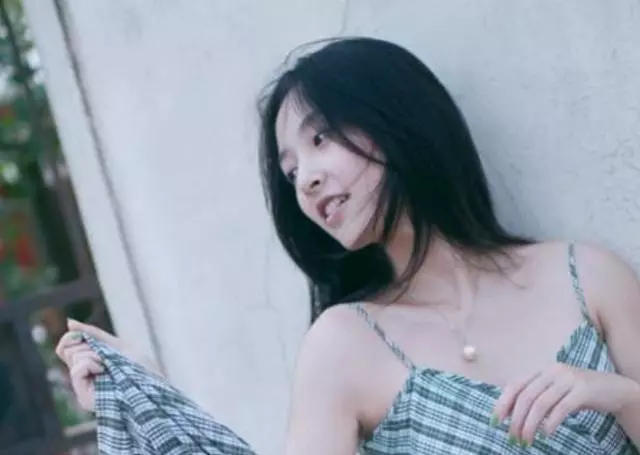 「兒媳,就把主臥讓給我女兒住吧」「行呀,等我明天把婚先離了」