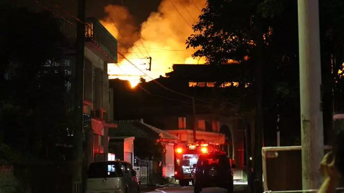 琉球王宮首里城深夜大火,三大殿一夜全毀!