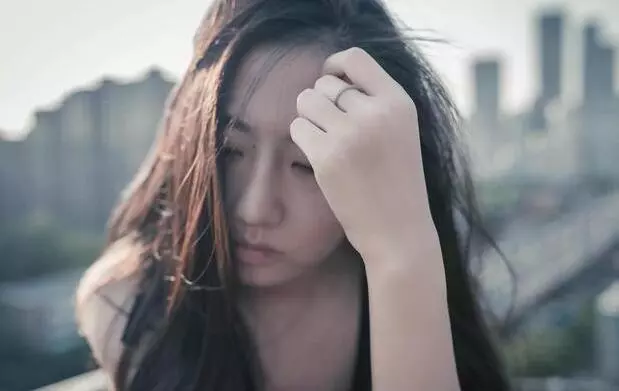 婚後被婆婆轟走,如今她來投奔我,我果斷拒絕,丈夫卻誇我做得對