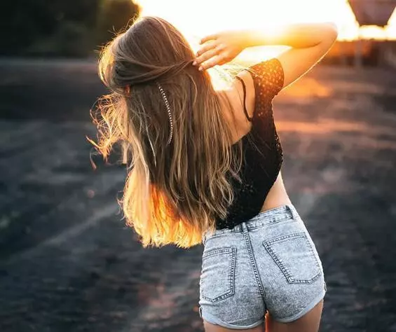 婚後被婆婆轟走,如今她來投奔我,我果斷拒絕,丈夫卻誇我做得對