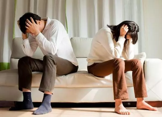 我有錢後老婆卻突然大鬧要離婚,再娶那夜得知真相,我偷偷痛哭