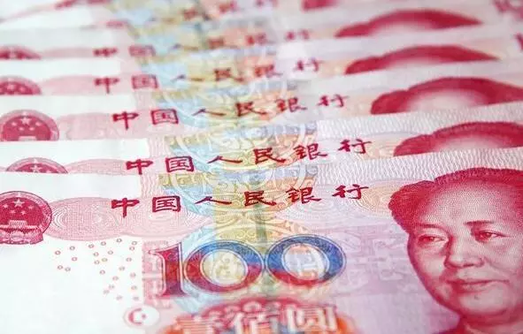 照顧母親6年,我離婚後母親將財產都給弟弟,後爸悄悄給我20萬
