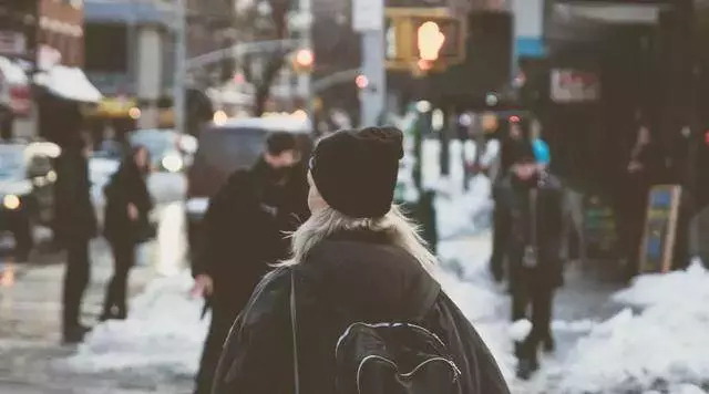 人,要知分寸,懂得換位。