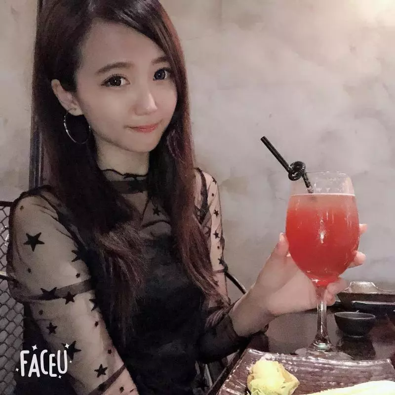 這教官太犯規!「娜娜Christina」清甜微笑奪人心,性感嫩體讓人想天天到教官室報到!