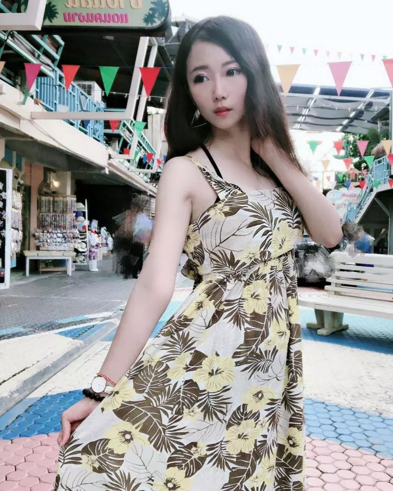 這教官太犯規!「娜娜Christina」清甜微笑奪人心,性感嫩體讓人想天天到教官室報到!