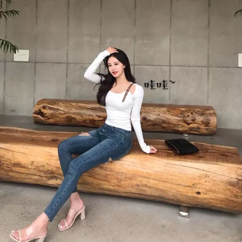 腿長到逆天超火辣的MIN 迷倒了不少網友,真的美跪了~~