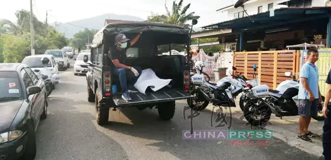 燒草燒出人命!華裔婦女在屋外焚燒雜草,不知何故掉入火堆中,活活燒死!