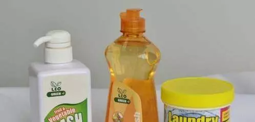 家裏有蟑螂很怕?快點學學阿婆,一根香蕉把家裏的蟑螂清光光!
