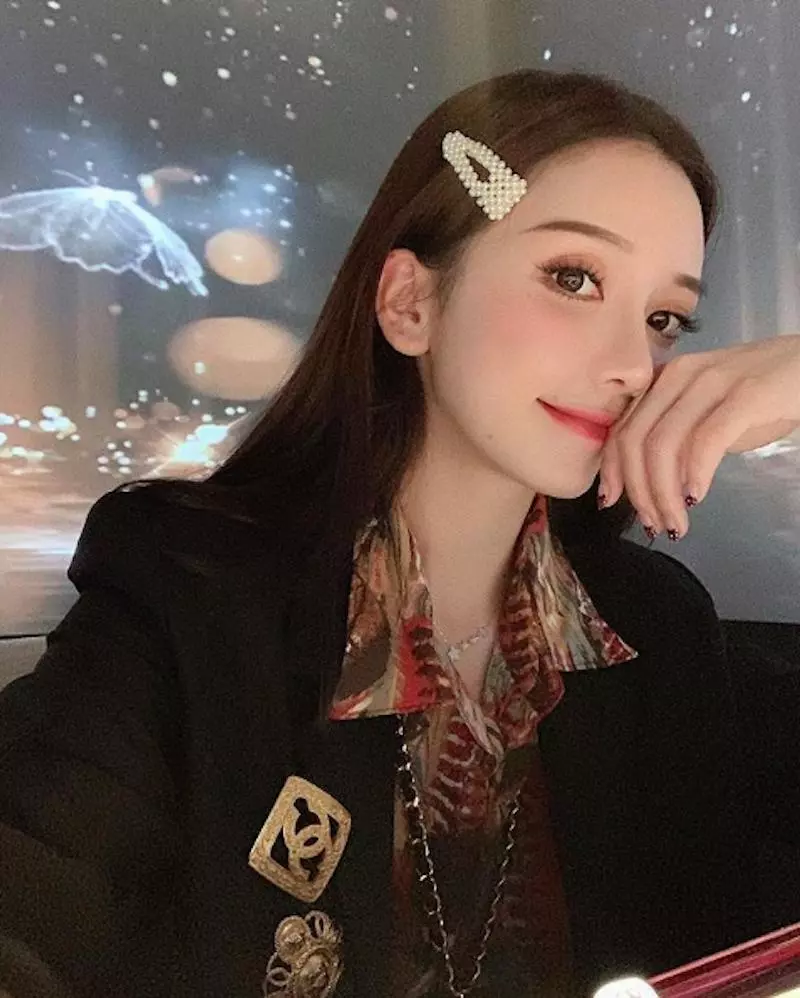 網拍界仙女老闆娘「喜哥」人小志氣高,「蜂腰翹臀」自己當麻豆穩賺不虧!