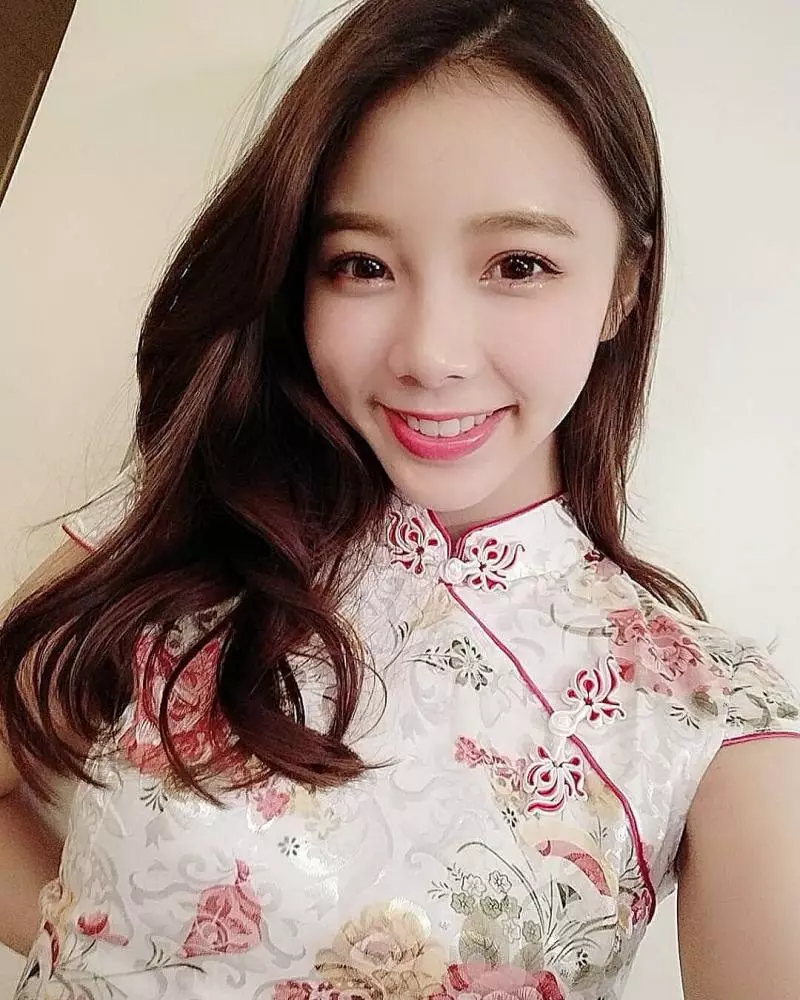 天使皮惡魔身!最美牙助「陳甯揎」脫下制服解放豐滿曲線,超高回頭率大家都想掛號整牙!