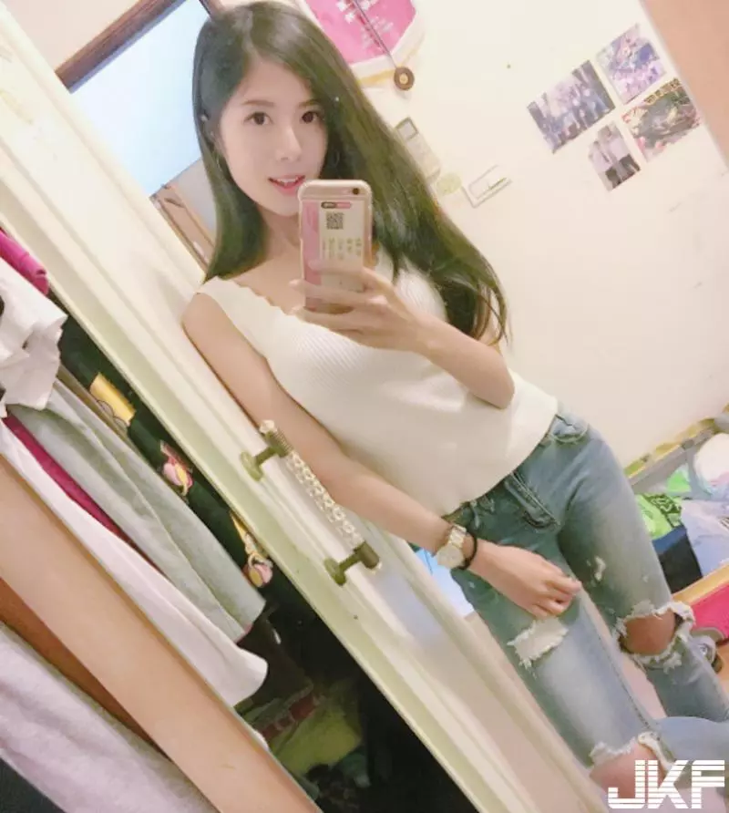 好害羞!路邊「火辣翹臀妹」邪惡視角太犯規!超極品顏值讓人看一眼就戀愛了…
