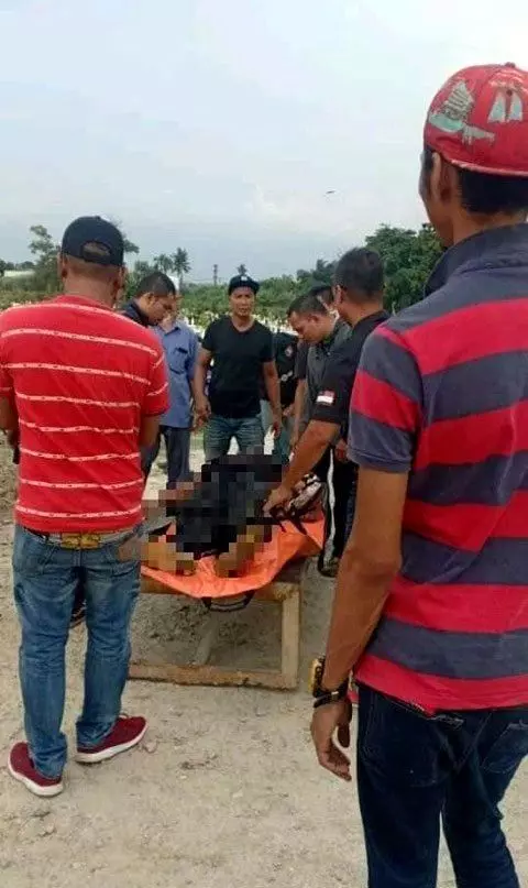下葬途中昏倒撞墓地 男子送葬變陪葬