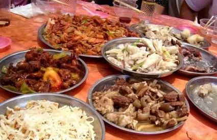 媽媽來我家伺候月子,做了一桌子美味,我給她趕回老家