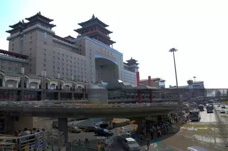 吃飯時,小姑子對我男友幹這種事,她就應該單身一輩子沒人要
