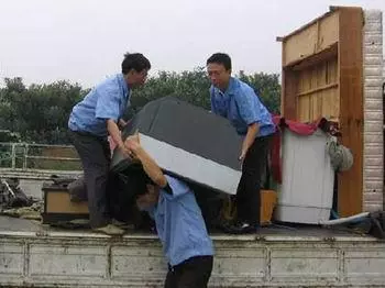 大伯急叫去他家,到了說好聽還給我們錢,我全家卻如此心寒