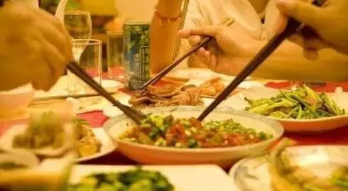 深秋降溫快,稍不注意血糖就會飆升,吃飯前記住三句話,穩定血糖
