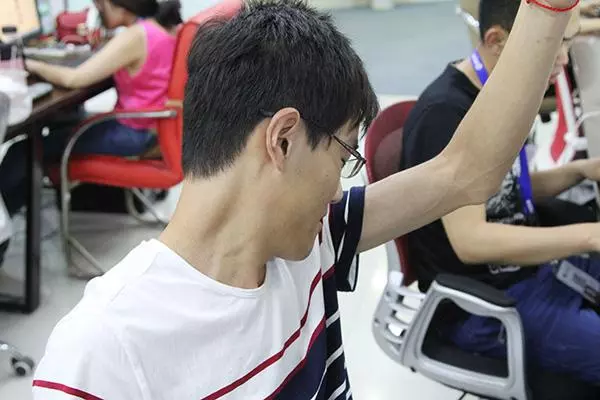 為什麼有人身上會出現狐臭?過來人的方法,或能讓你擺脫狐臭