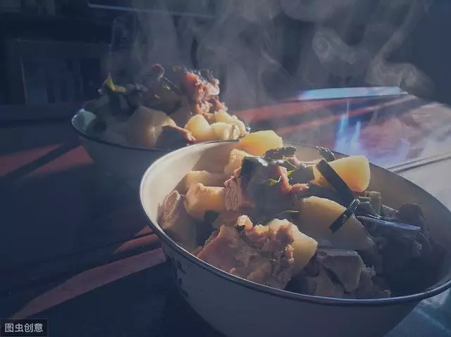 家常菜譜:怎樣燜排骨好吃點?家常燜排骨的做法