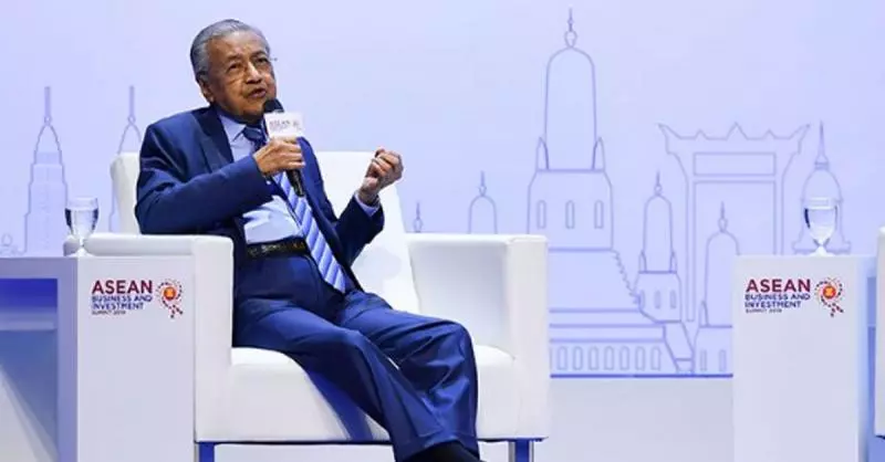 敦馬赴曼谷出席峰會提出敏銳意見,震撼全場媒體!