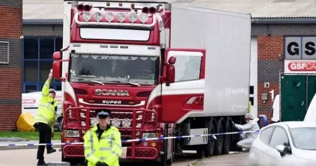 ◤英貨櫃車藏39屍案◢ 冷凍貨櫃車藏39屍案 英警方:相信都是越南人
