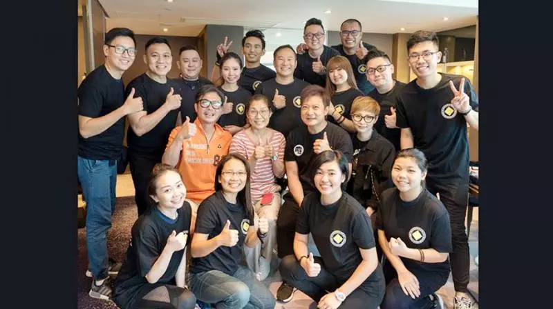 大馬著名跌打師傅Chris Leong「出事了」,老婆震怒開炮!跟家人爭吵還動手!