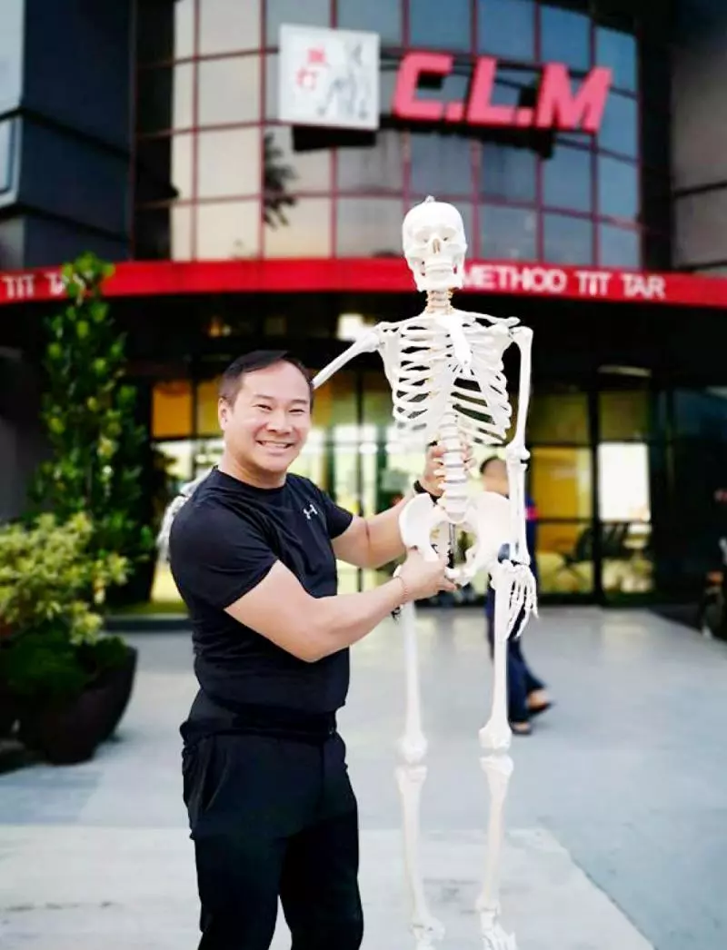 大馬著名跌打師傅Chris Leong「出事了」,老婆震怒開炮!跟家人爭吵還動手!