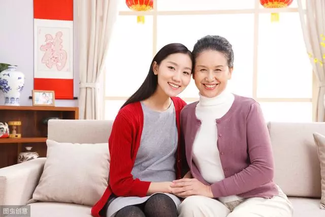「婆婆,房子是我租的,很便宜,你來和我住吧」「好」