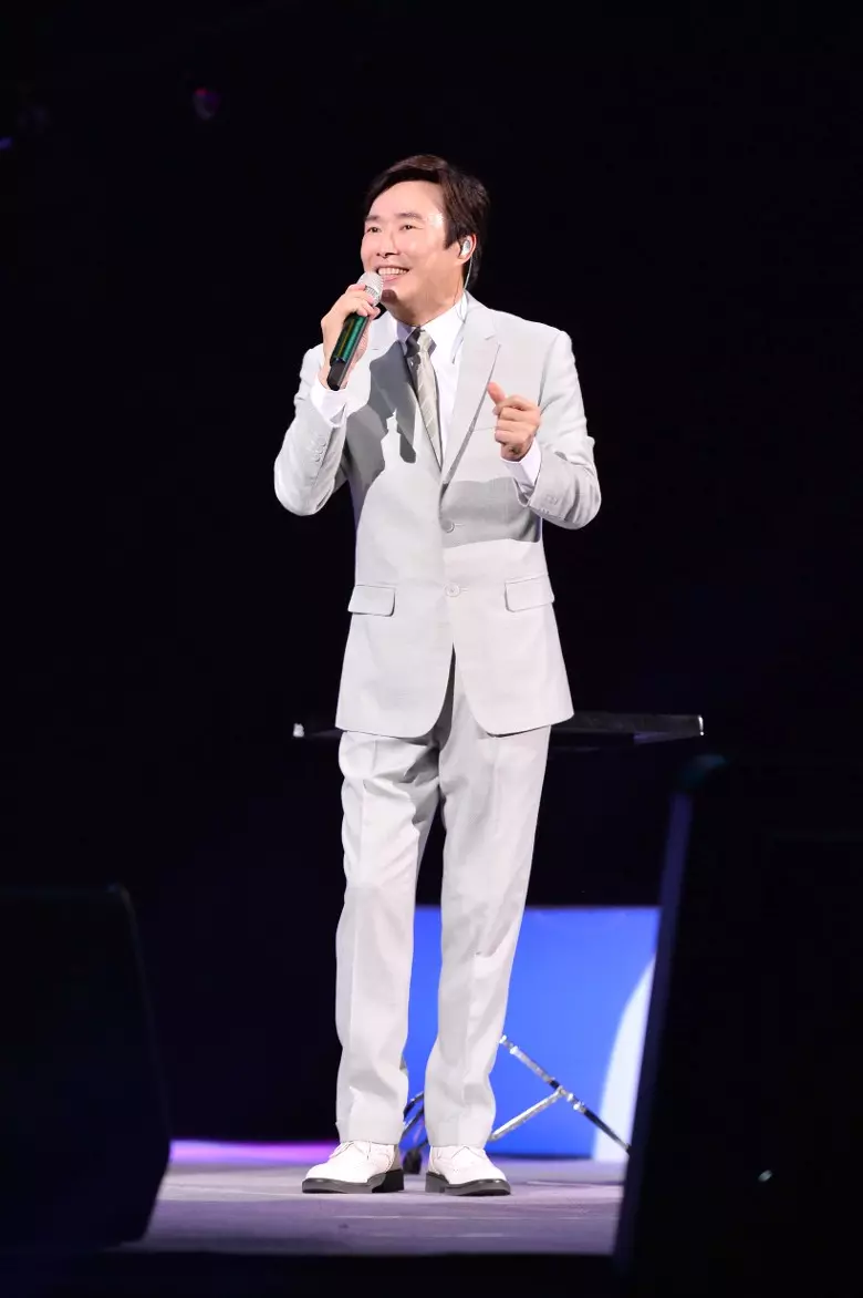 費玉清告別演唱會,引林青霞徐小鳳等藝人前來捧場!