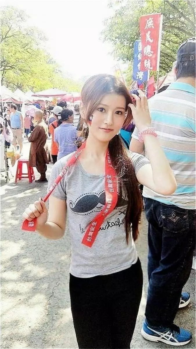 超級正妹現身挺韓 網:岳父要換人了!