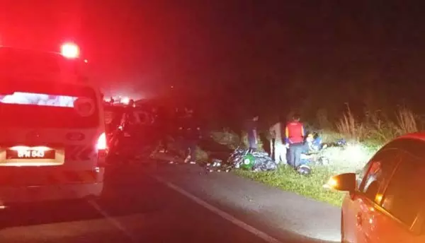 20重型摩哆車隊遭休旅車猛撞,夫妻身亡一人傷!